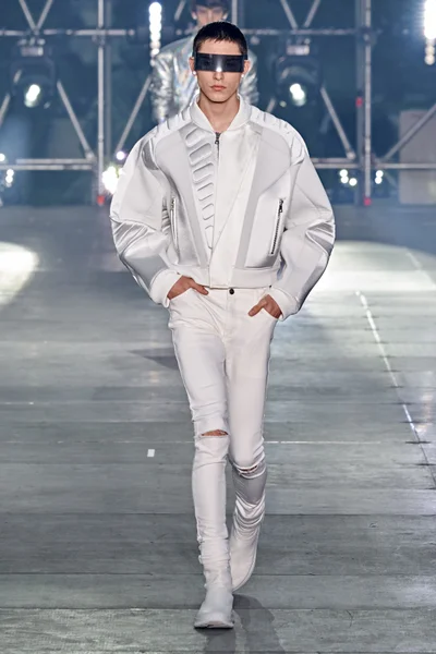 Look 9